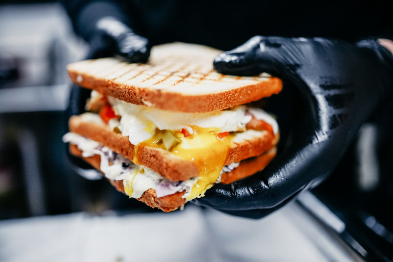 Приходи пробовать сэндвичи)